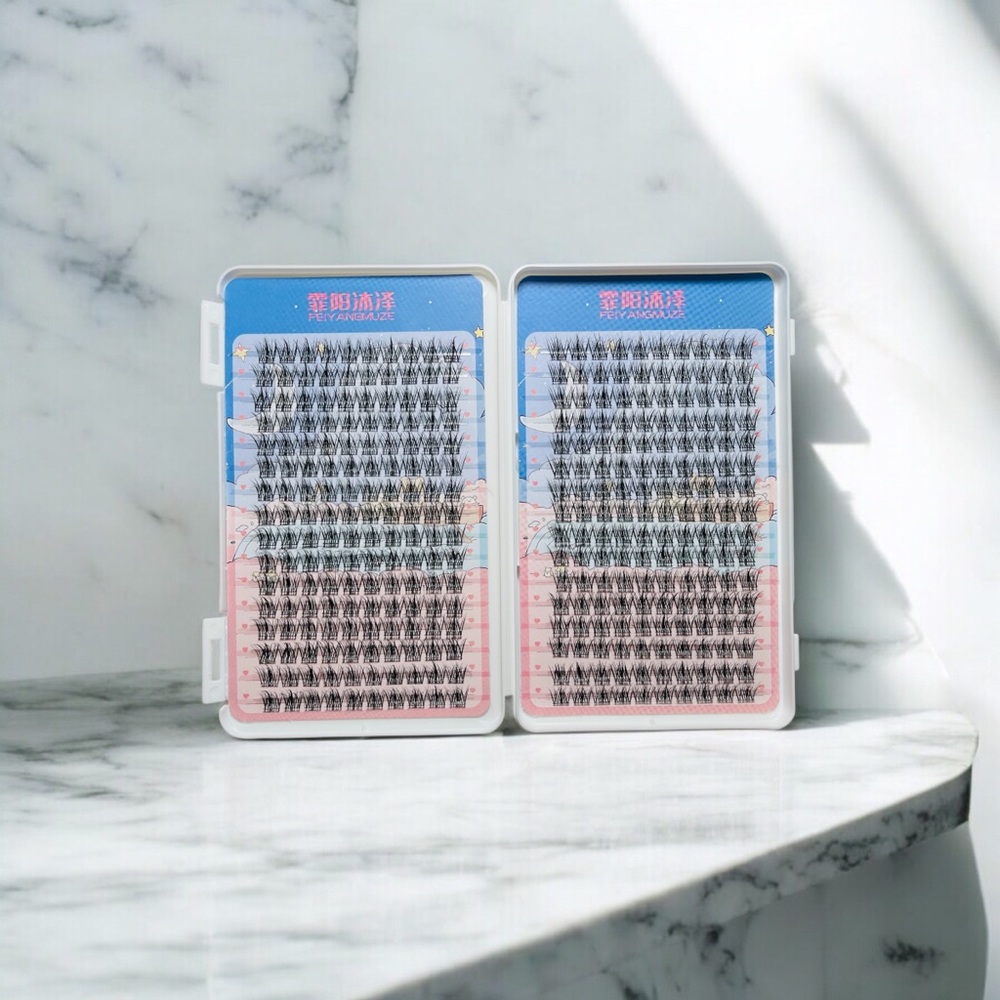 False Eyelash Set with Blue and Pink Packaging